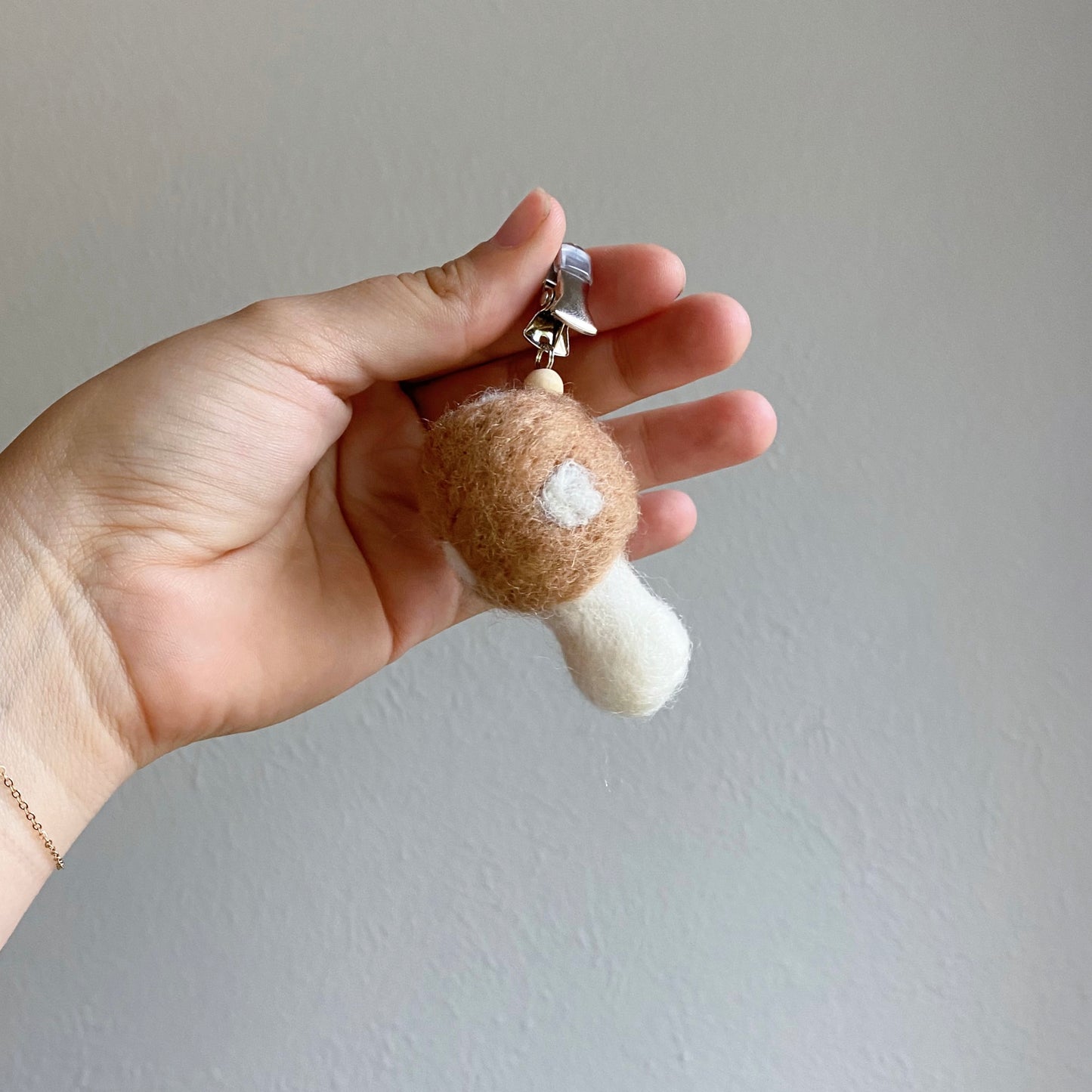 Mushroom Reusable Clip-On Oil Diffuser
