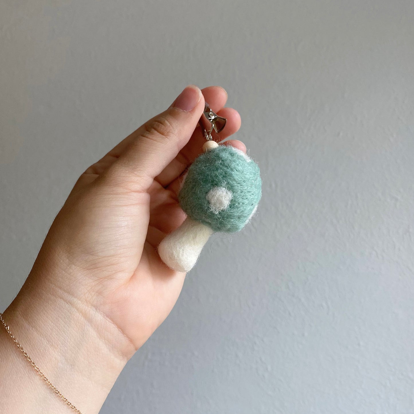 Mushroom Reusable Clip-On Oil Diffuser